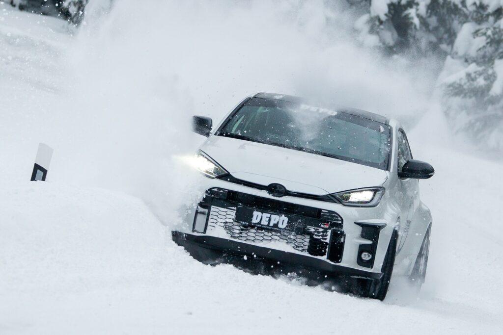 Toyota GR Yaris rally test na sněhu