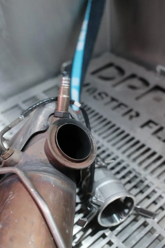 PROFESIONÁLNÍ ČIŠTĚNÍ DPF FILTRŮ A KATALYZÁTORŮ